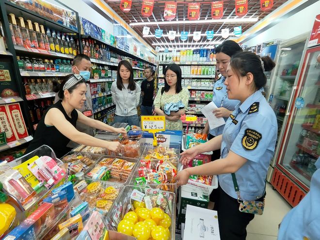 视感并重 守护舌尖安全——龙泉驿区2023年未成年人食品“可视”“有感”专项治理显成效